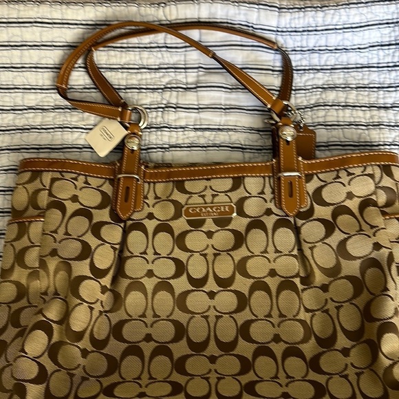 NWT Coach  Brown Signature Gallery Tote Handbag F15156 - Picture 14 of 14